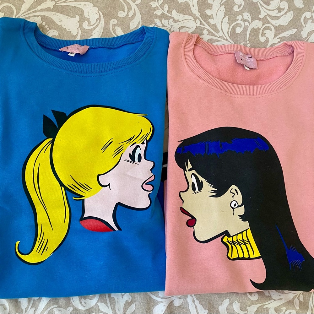 2 Graphic Pop Art dresses - Blue/Salmon size XS/S
New without Tags.